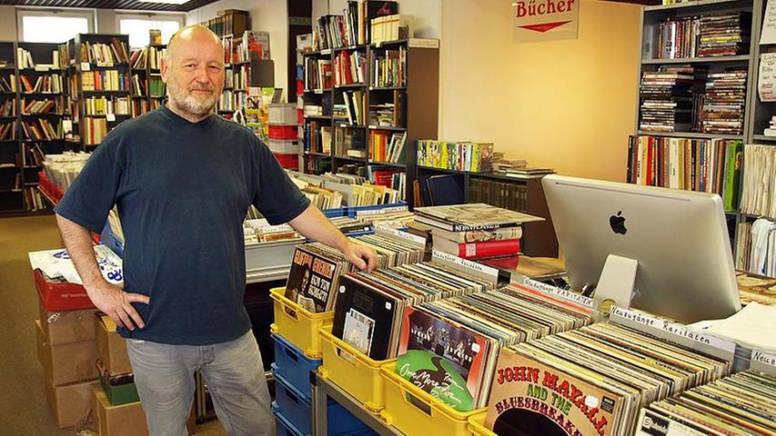 Eigentümer Norbert Walden ist ein Urgestein: Seit fast 40 Jahren verkauft und kauft er Platten. Ein riesiges Sortiment an Musik und Büchern findet sich in seinem Laden. Wegen des guten Kontaktes zu den anderen Geschäften findet der Plattenfreund immer das, was er braucht. Eine bunte Mischung aus verschiedenen Genres ist bei Norbert Walden zu finden.