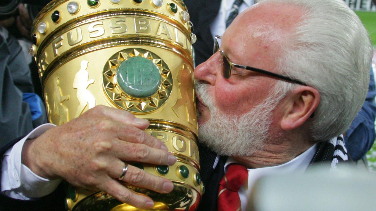 Zu seinem 85. Geburtstag blickt Michael A. Roth zurück auf seine Zeit beim 1. FC Nürnberg. Sein größter Erfolg mit dem Club ist und bleibt der DFB-Pokalsieg 2007.