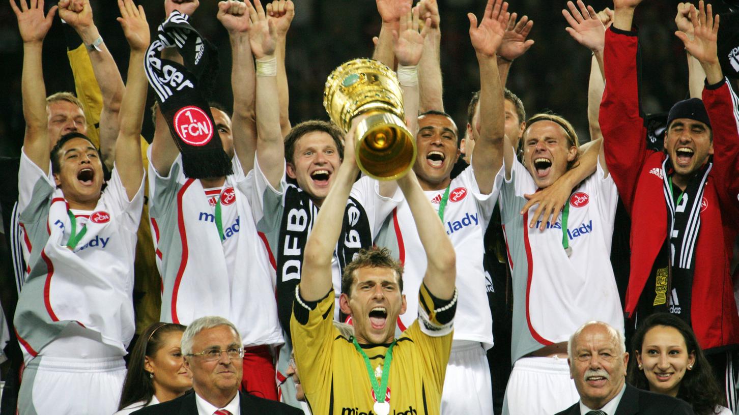 Feierszenen, die Spieler und Verantwortliche wohl nie vergessen werden: Der Pokalsieg von 2007 ist der größte Erfolg in der jüngeren FCN-Geschichte.