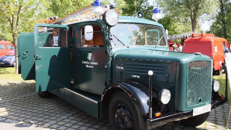 150 Jahre Feuerwehr: Oldtimerschau in Höchstadt