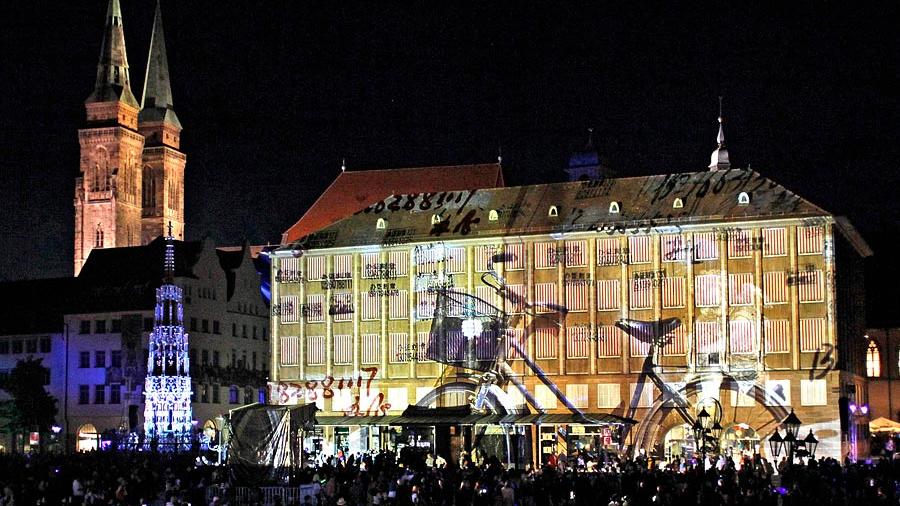 Kulturevents wie die Blaue Nacht steigern die Lebensqualität. Das macht sich für Nürnberg bezahlt.