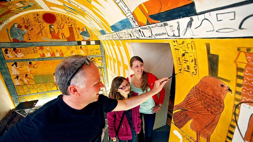 Im Museum in der Lessingstraße zeigte Dr. Stefan Kley, wie alte ägyptische Grabmalereien durch Kunst und Wissenschaft neu aufgelegt werden können.