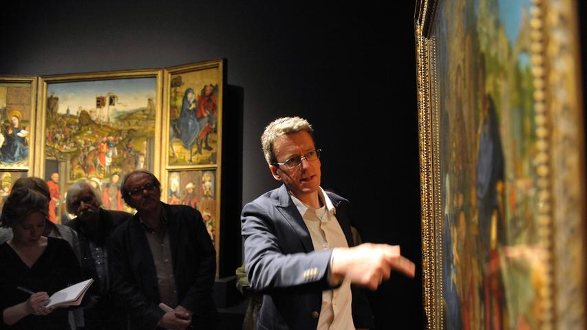 Daniel Hess, Leiter des Forschungs- und Ausstellungsprojektes "Der frühe Dürer",  bei einer Vorabführung.