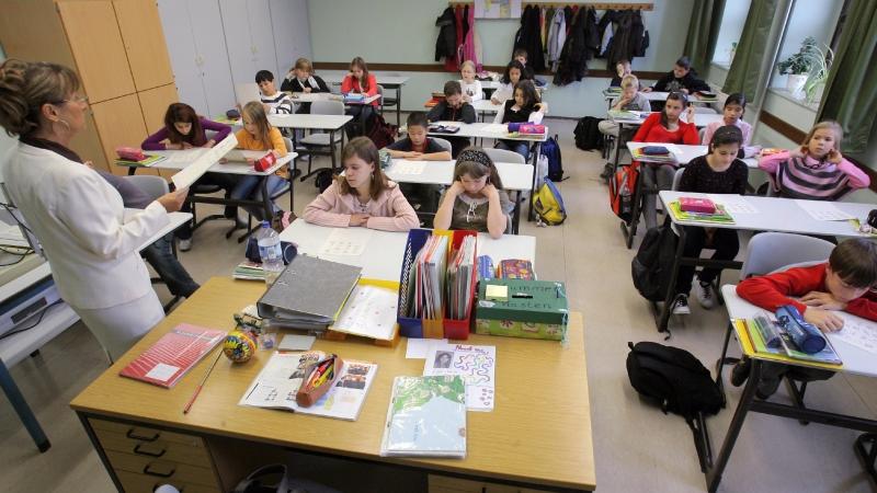 Das Übertrittsverfahren auf eine weiterführende Schule befindet ein Großteil der Eltern für sinnvoll. Das Übertrittsverfahren auf eine weiterführende Schule befindet ein Großteil der Eltern für sinnvoll.