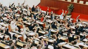 Am 3. Oktober 1990 votiert die Volkskammer der DDR für den Beitritt zur Bundesrepublik.