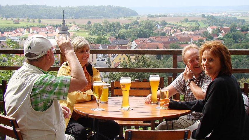 Herrliche Aussicht im Schloss Café Schillingsfürst. Herrliche Aussicht im Schloss Café Schillingsfürst.