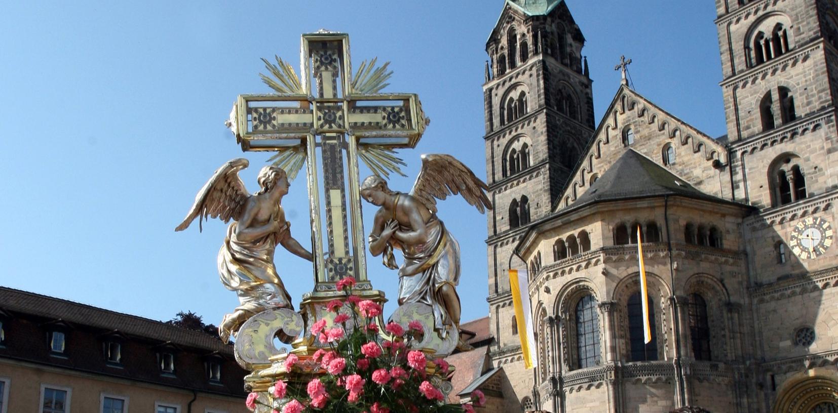 Den Glauben öffentlich zeigen: Christen feiern Fronleichnam