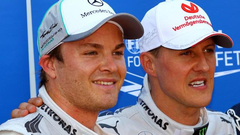 ...das Tätigkeitsfeld von Sportfive längst nicht mehr auf Fußball. Auch in der Formel 1 ist das Hamburger Unternehmen aktiv und sucht Sponsoren für das Team Mercedes Petronas. Neben den Werbeschriftzügen auf den Silberpfeilen gibt es auch die Möglichkeit auf der Bekleidung der Fahrer Michael Schumacher und Nico Rosberg zu werben. Seit Mai 2012...