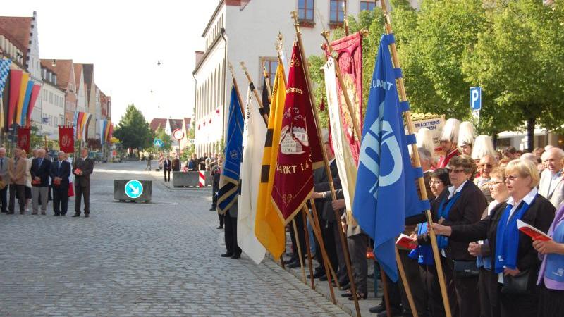 In Neumarkt in der Oberpfalz setzte sich am Vormittag auch eine Prozession in Bewegung.