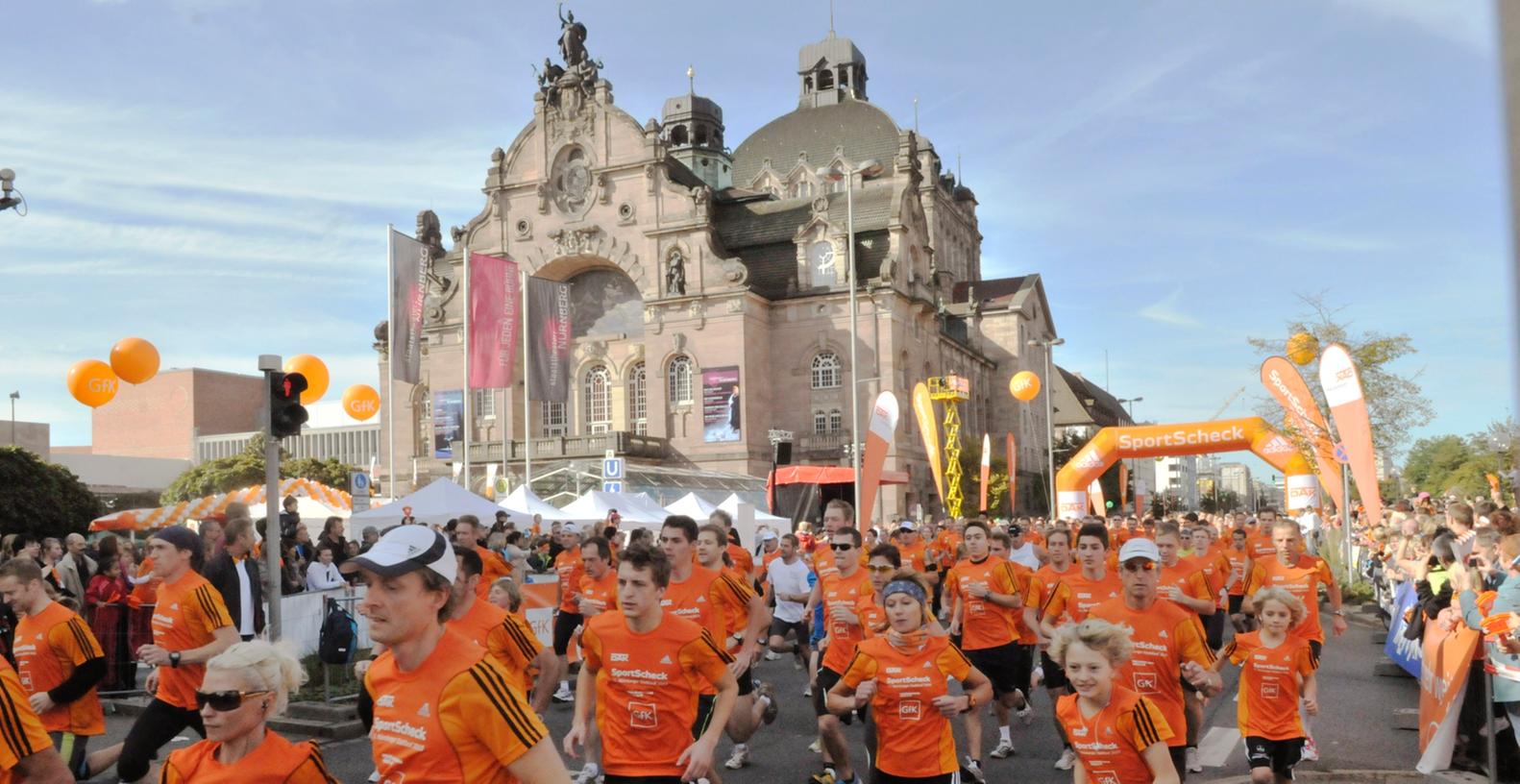 Traumwetter, traumhafte Kulisse, autofreie Laufstrecke in der City: Die meisten der knapp 8000 Läufer hatten Spaß beim Stadtlauf in Nürnberg.