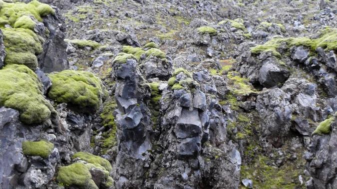 Doch auch abseits des rauschenden Wassers vermag die Vulkanlandschaft von Landmannalaugar den Wanderer zu beeindrucken.