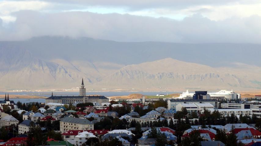 Fast jede Island-Reise beginnt in der Hauptstadt Reykjavik.