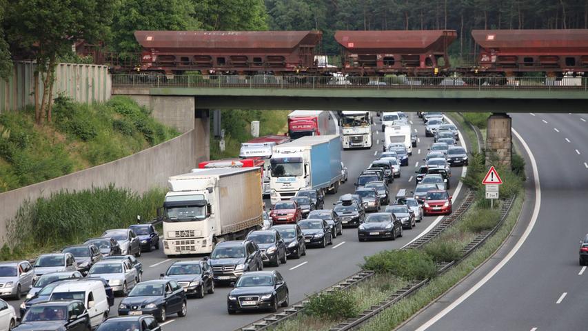In dieser Zeit ist  die Autobahn in Richtung Würzburg für mehrere Stunden komplett gesperrt.