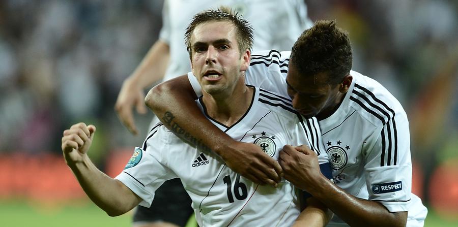 Nach so vielen vergeblichen Anläufen war der griechische Abwehrriegel doch noch geknackt, mit 1:0 ging die deutsche Nationalmannschaft in die Pause.