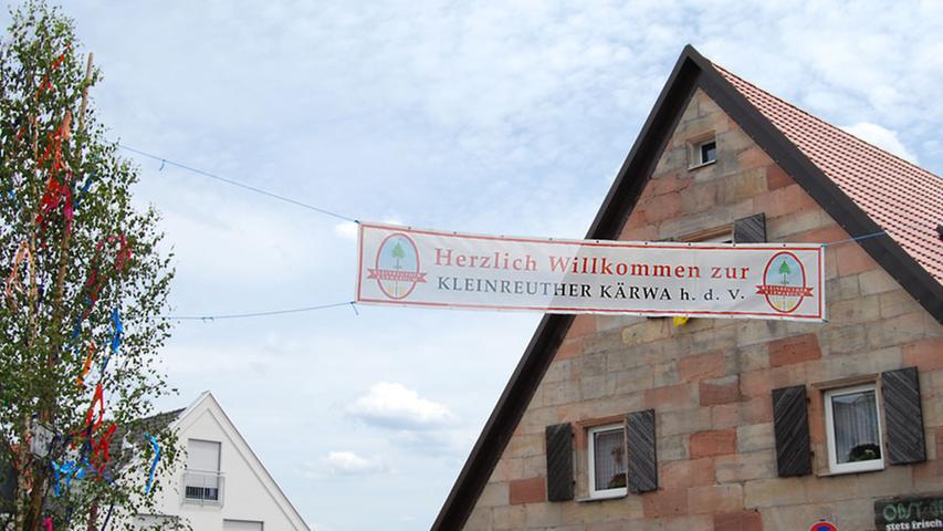 In dem beschaulichen Stadtteil Kleinreuth im Norden Nürnbergs lebt die Tradition. Am Wochenende feiern die Kärwaboum ihre kleine, aber feine Kirchweih auf dem Festplatz am Rande des Marienbergparks.