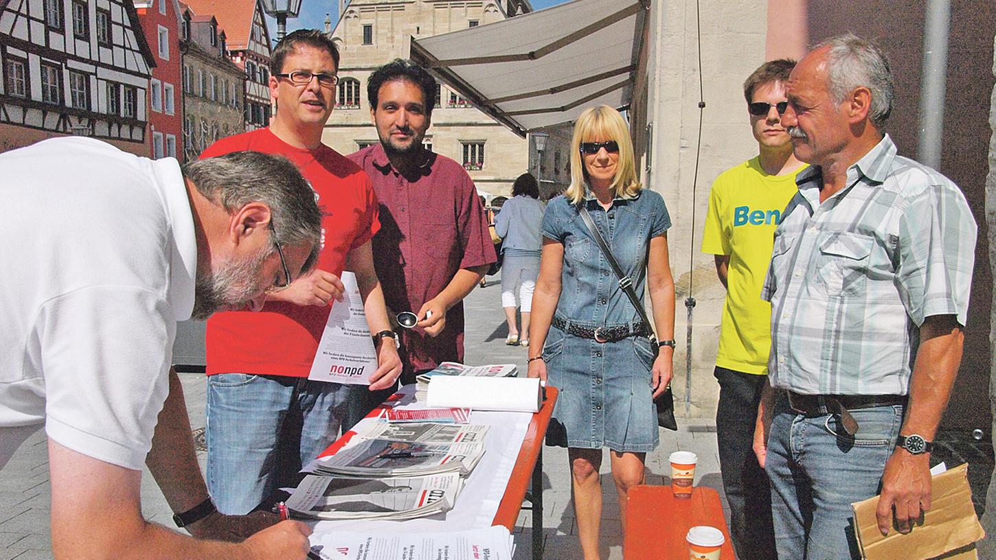145 Unterschriften für ein NPD-Verbot 145 Unterschriften für ein NPD-Verbot