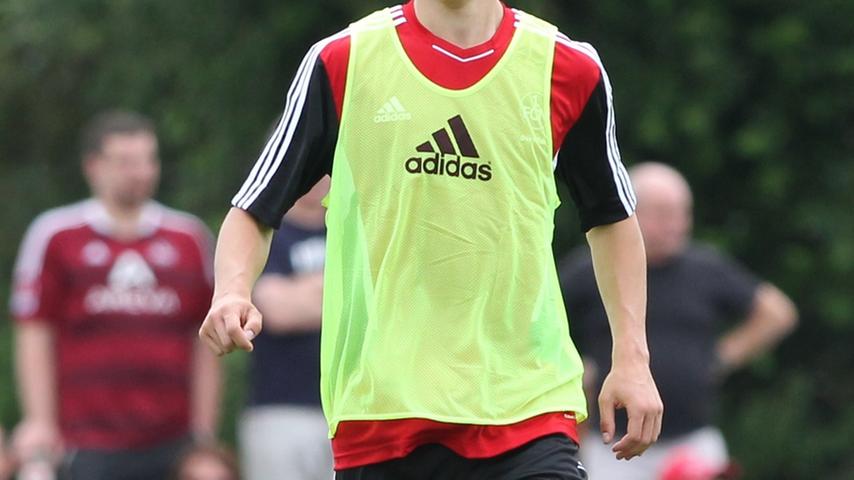 Als frisch gebackener A-Jugend-Meister kam Noah Korczowski vom FC Schalke 04 zum Club. Nun versucht er gleich von Beginn an, einen guten Eindruck zu hinterlassen und sich somit Einsatzchancen zu erarbeiten.