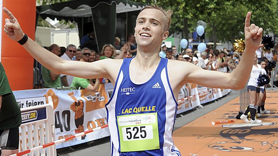 Ansporn für den USA-Aufenthalt: Daniel Höflinger kam nach 2:38 Minuten als erster Marathonläufer ins Ziel. 