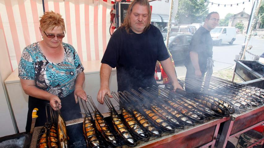 Rosemarie Wittwann und Stefan Roth bringen frischen Fisch auf den Tisch.