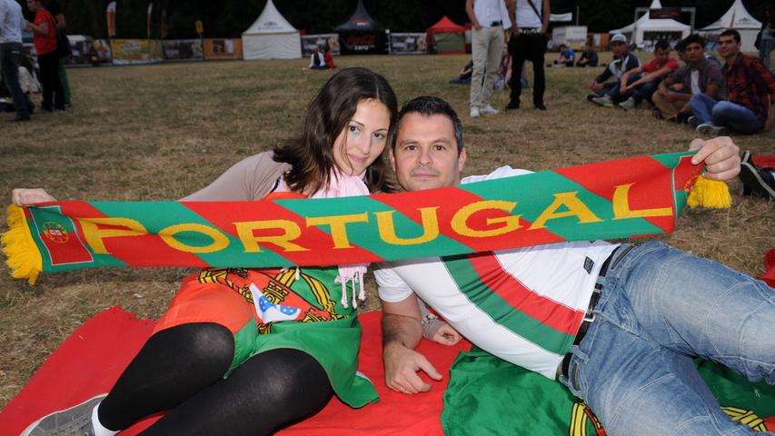 Melanie (23), Nichte von Alere (39) wünscht sich zweierlei: Portugal soll gewinnen - und im Finale gegen Deutschland spielen.