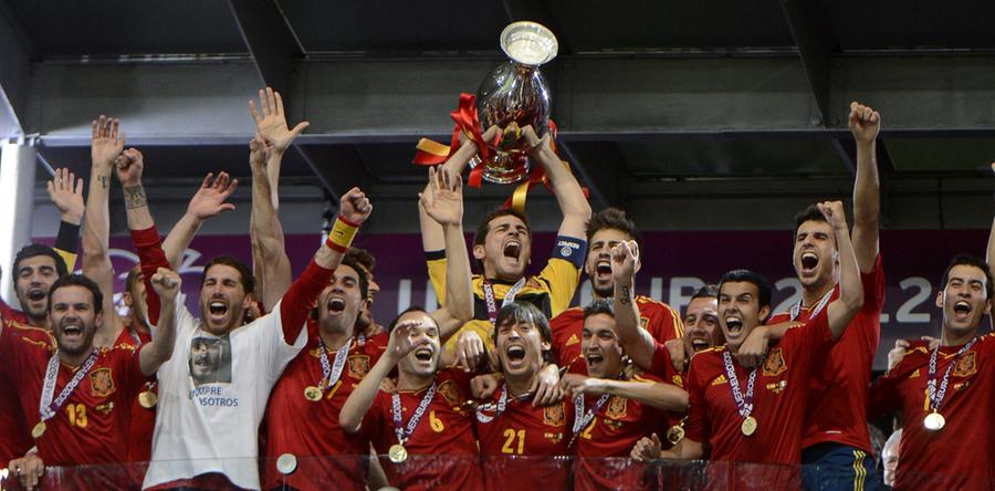 2008, 2010 und 2012 - Spanien ist ein historisches Titel-Triple gelungen, das vor ihnen keine andere Mannschaft gelungen war. Keine Frage: Die Iberer haben eine Epoche des Weltfussballs geprägt - und prägen sie noch.