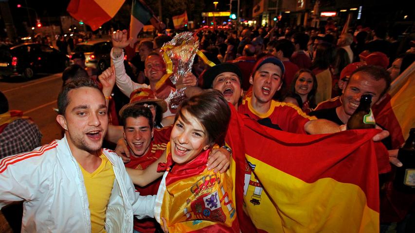 2008, 2010 und jetzt 2012 - das Feiern sind die spanischen Fans inzwischen jedenfalls gewohnt.