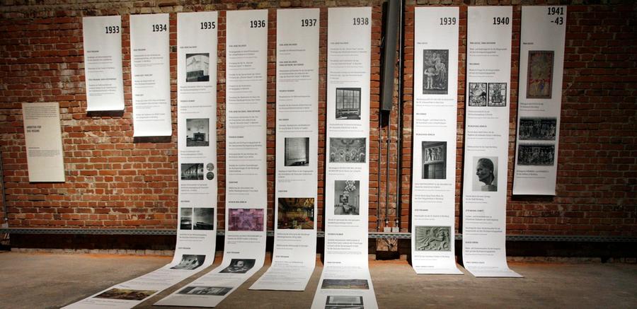 Geartete Kunst: Die Ausstellung der Nürnberger Akademie setzt sich mit der eigenen Rolle im streng reglementiertem Dritten Reich auseinander. Zu sehen vom 5. Juli bis 16. September im Doku-Zentrum.