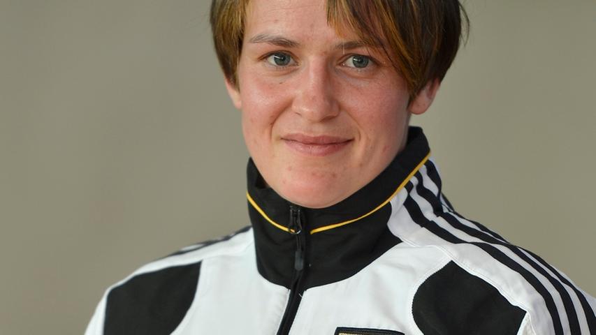 Der Nürnberger Ringerin Alexandra Engelhardt (29) macht auf der Matte kaum jemand etwas vor. Bei den Olympischen Spielen in London will sie die Konkurrentinnen aus aller Welt hinter sich lassen. Dafür trainiert sie tagtäglich intensiv.