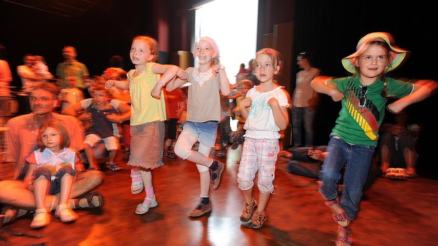 Fürth-Festival 2012. Junges Publikum beim Kinderprogramm im Kulturforum.