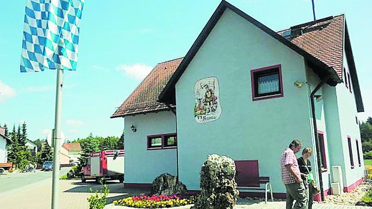 Das Feuerwehrhaus in Ranna siegte beim Wettbewerb „Unser dorfgerechtes Feuerwehrhaus“. Vor allem die überaus gelungene Außengestaltung überzeugte die Jury. Das Feuerwehrhaus in Ranna siegte beim Wettbewerb „Unser dorfgerechtes Feuerwehrhaus“. Vor allem die überaus gelungene Außengestaltung überzeugte die Jury.