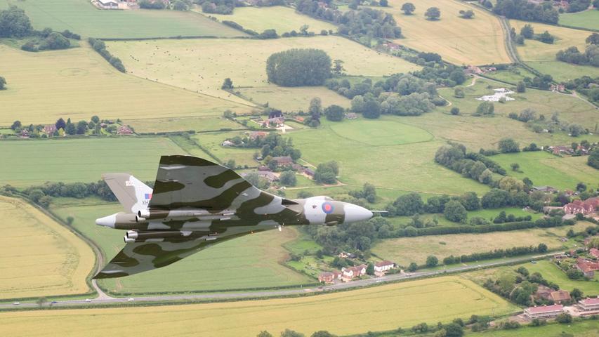 Der "Avro Vulcan"-Bomber ist einer der Oldies im Flugzeugpark der Royal Air Force: Bereits seit 1952 ist der strategische Bomber schon in Betrieb.