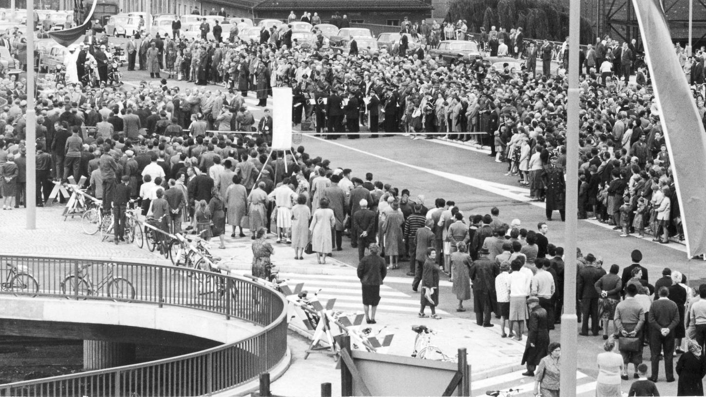 17. Juli 1962: Freie Fahrt über den Schnellstraßen-Stern