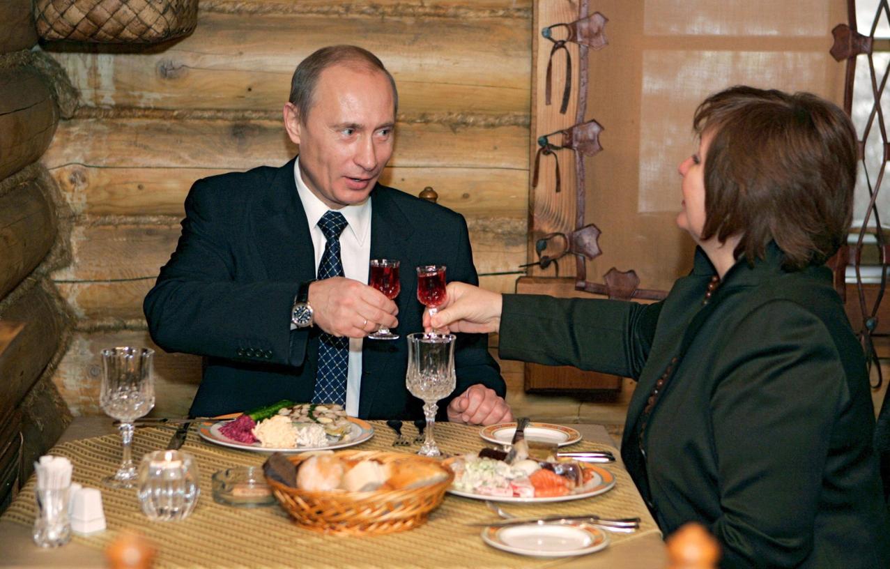 Putins Minister dürfen nur noch rauchfrei  picheln
