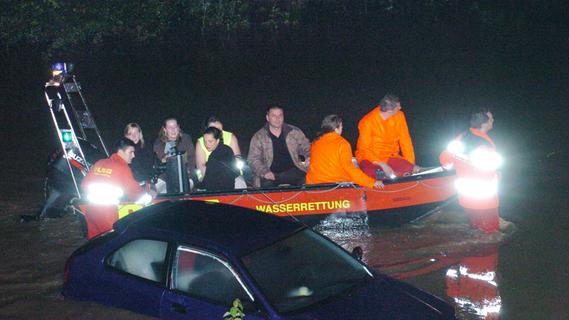 Boote auf der Autobahn: Das Hochwasser 2007 bei Baiersdorf