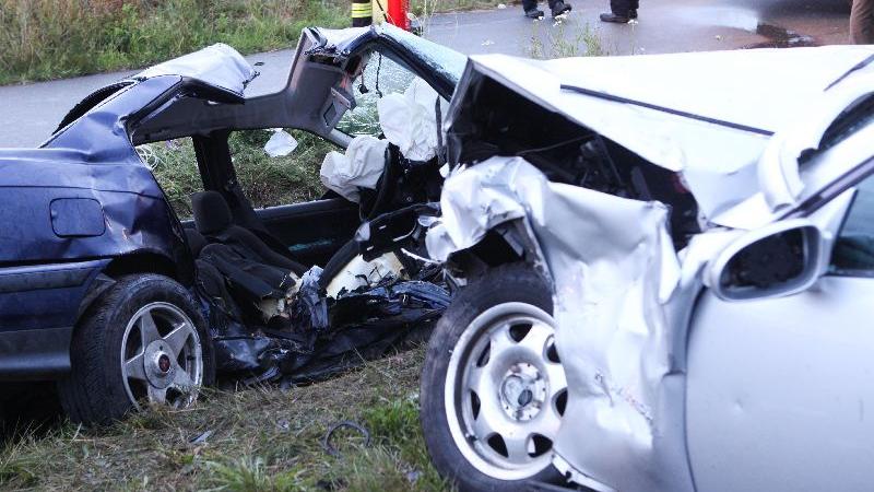 Auch die ausgelösten Airbags konnten die Fahrerin nicht retten.