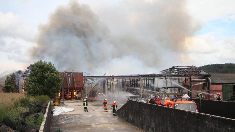In Berndorf brannte am Donnerstagabend eine Scheune vollständig aus.