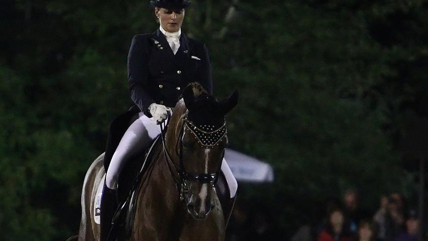 Völlig fokussiert auf ihre Aufgabe präsentierte sich Katharina Brikenholz mit ihrem Pferd Don Androsso.