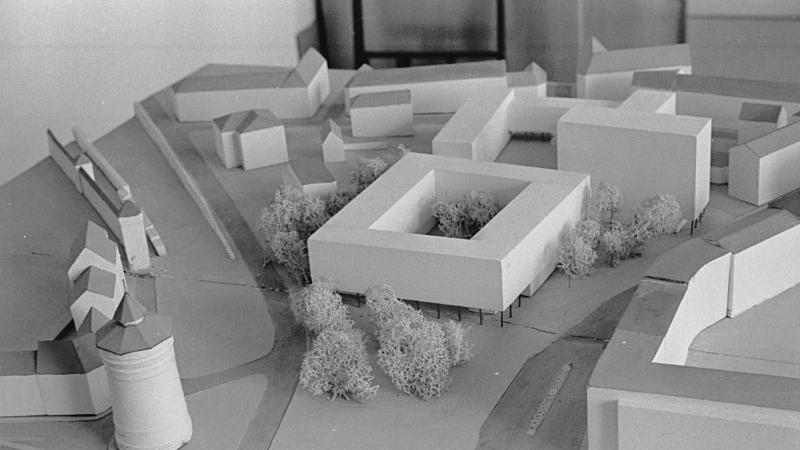 29. Juli 1962: Aber der Bauplatz bleibt einige Jahre leer 29. Juli 1962: Aber der Bauplatz bleibt einige Jahre leer