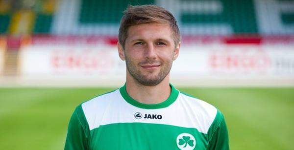 Der deutsch-polnische Mittelfeldspieler und beste Freund von Nuri Sahin verließ das Kleeblatt im Sommer 2014 in Richtung Rot-Weiß Erfurt, nachdem er in drei Jahren auf nur neun Profi-Einsätze (zwei Tore) gekommen war. Nach dem Bundesliga-Jahr mit der Profimannschaft kam er nur noch in der Regionalliga zum Einsatz. Wegen mehrerer schwerer Verletzungen wurde sein Vertrag in Fürth nicht verlängert. Wegen Knieproblemen hat Sebastian Tyrala dann auch 2019 seine Profikarriere beendet und ist zu seinem Jugendverein, dem BV Bad Sassendorf, zurückgekehrt. Dort kickt er in der Kreisliga und verstärkt das Trainerteam.