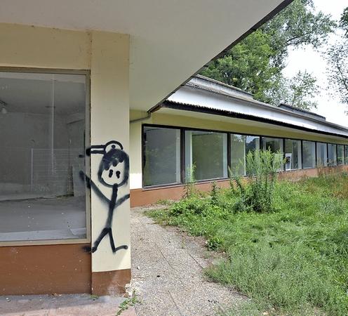 „Städtebaulicher Schandfleck“: Die in den Talraum ragenden früheren Ausstellungspavillons von Möbel Maag sollen abgerissen werden.