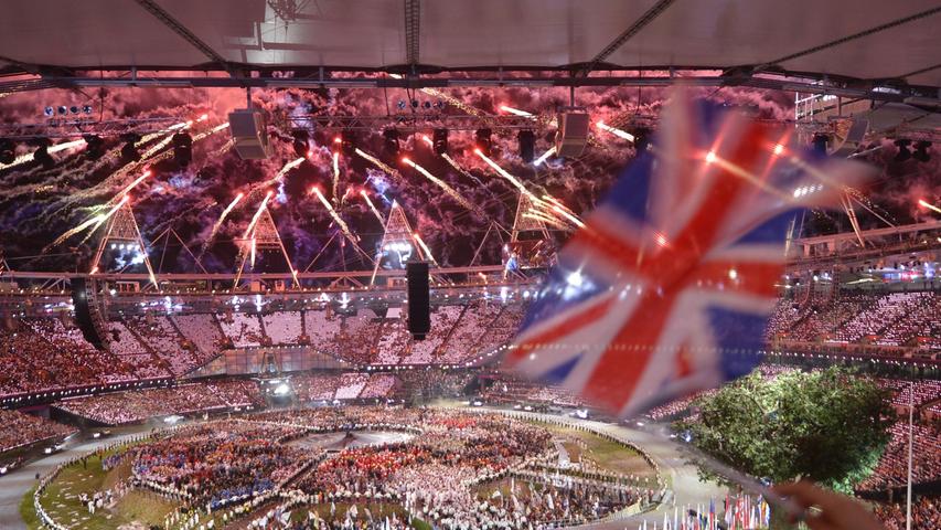 Mit einer spektakulären Show sind die Olympischen Sommerspiele in London eröffnet worden. Die aufwändige, bunte und verrückte Inszenierung von Regisseur Danny Boyle führte durch zwei Jahrhunderte britischer Geschichte und Popkultur. Klicken Sie sich durch die schönsten Bilder der Eröffnungsfeier.