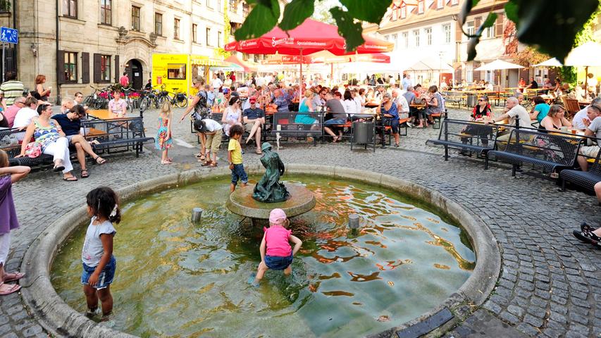 Ein ganzes Wochenende lang steht die Erlanger Altstadt im Mittelpunkt des Festes.
