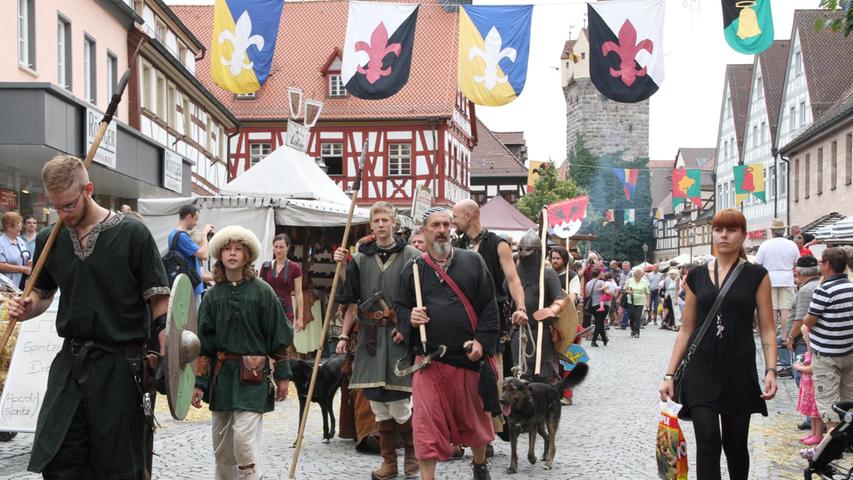 Von Rittersleut' und holden Maiden: Mittelalterfest in Herzogenaurach