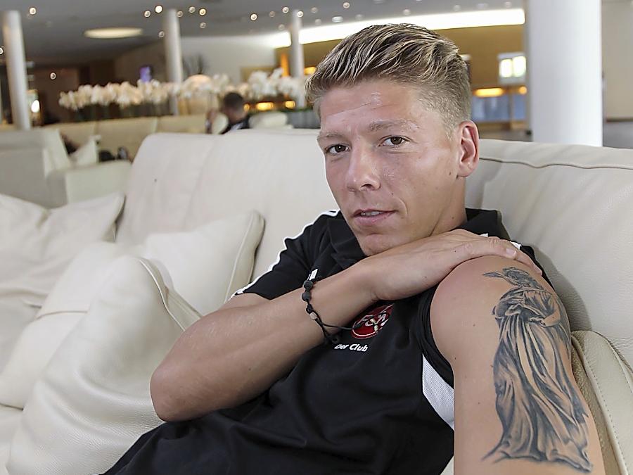 Mike Frantz Fussball Arbeiter Mit Einem Schutzengel Sport Nordbayern De