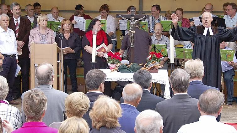 Mit einem ökumenischen Gottesdienst in deutscher und griechischer Sprache wurde der Bürgerfestsonntag würdevoll eingeleitet.