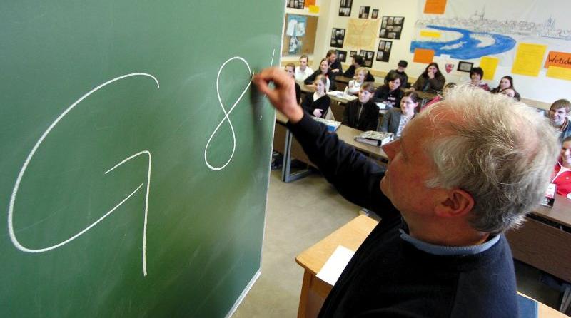 G8 oder G9? In Zukunft dürfen die Schulen selbst entscheiden, sagt Kultusminister Spaenle.