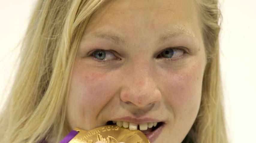 Vermeintliche Wassersportzwerge knappern derweil fleißig an Gold. So etwa die 15-jährige Ruta Meilutyte aus Litauen. Das Schwimm-Ass mit der Zahnlücke ist die jüngste Olympiasiegerin seit 40 Jahren.