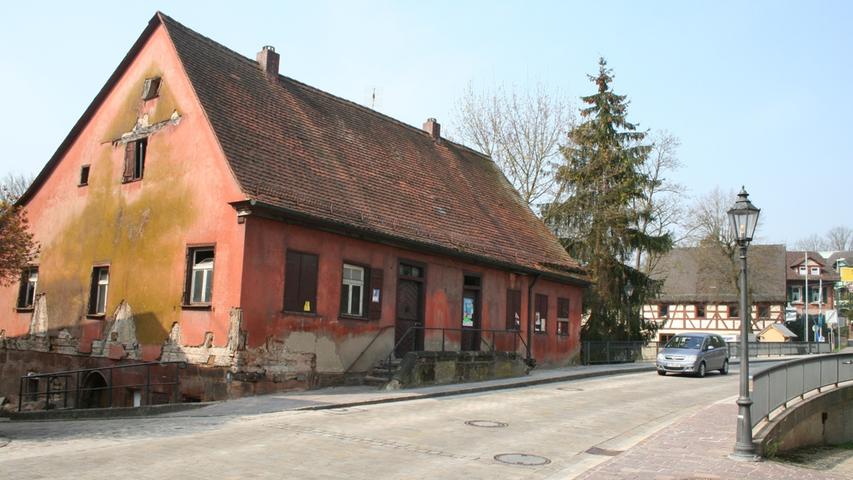 Das Wendelsteiner Badhaus auf seinem Weg ins Museum
