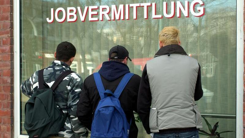 Weniger gut sieht die Lage in Mecklenburg-Vorpommern aus. Hohe Jugendarbeitslosigkeit und Landflucht machen den Leuten hier zu schaffen.