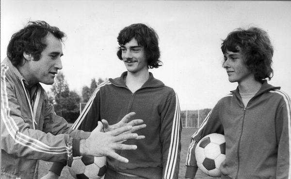 Im ersten Jahr der neu eingeführten 2. Fußball-Bundesliga belegte Nürnberg 1974/75 den 6. Platz. Ein Jahr später landete Tilkowski mit dem Club auf dem 2. Rang - in zwei Entscheidungsspielen gegen den Zweiten aus der Nordstaffel (Borussia Dortmund) ging es um den Einzug in das Oberhaus. Der BVB gewann beide Partien, der FCN musste weiter in der Zweitklassigkeit darben. Nach drei Jahren verließ Hans Tilkowski den Valznerweiher wieder.